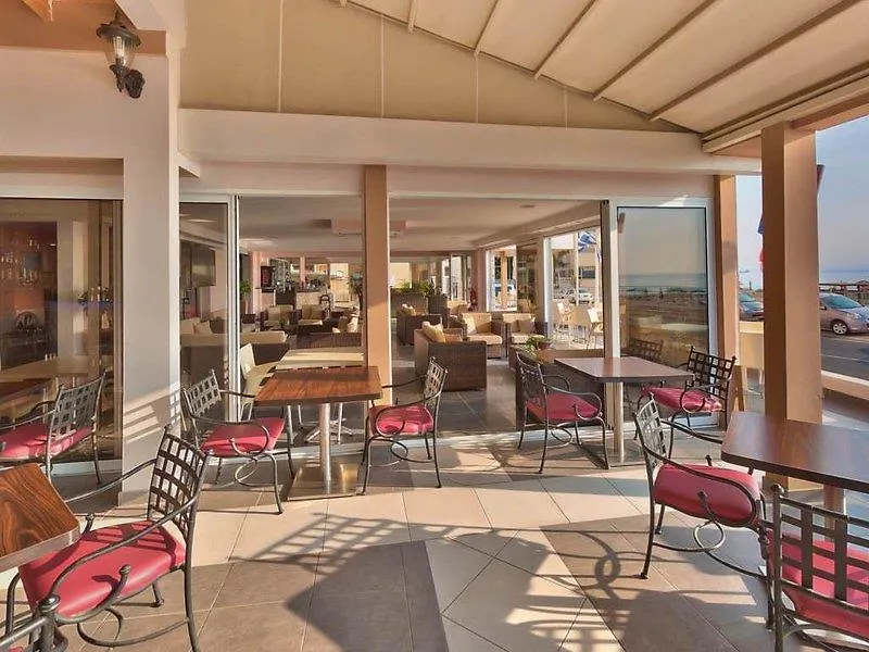 Mackenzie Beach Hotel لارنكا قبرص