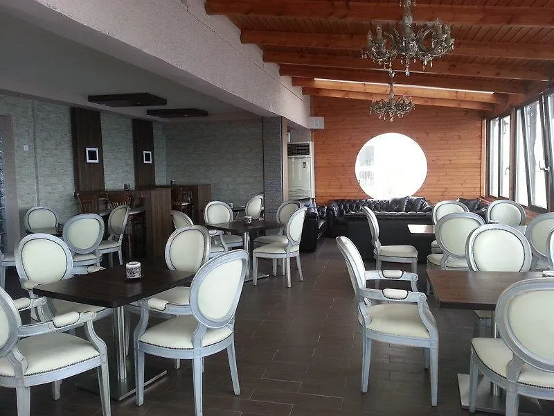 Mackenzie Beach Hotel لارنكا