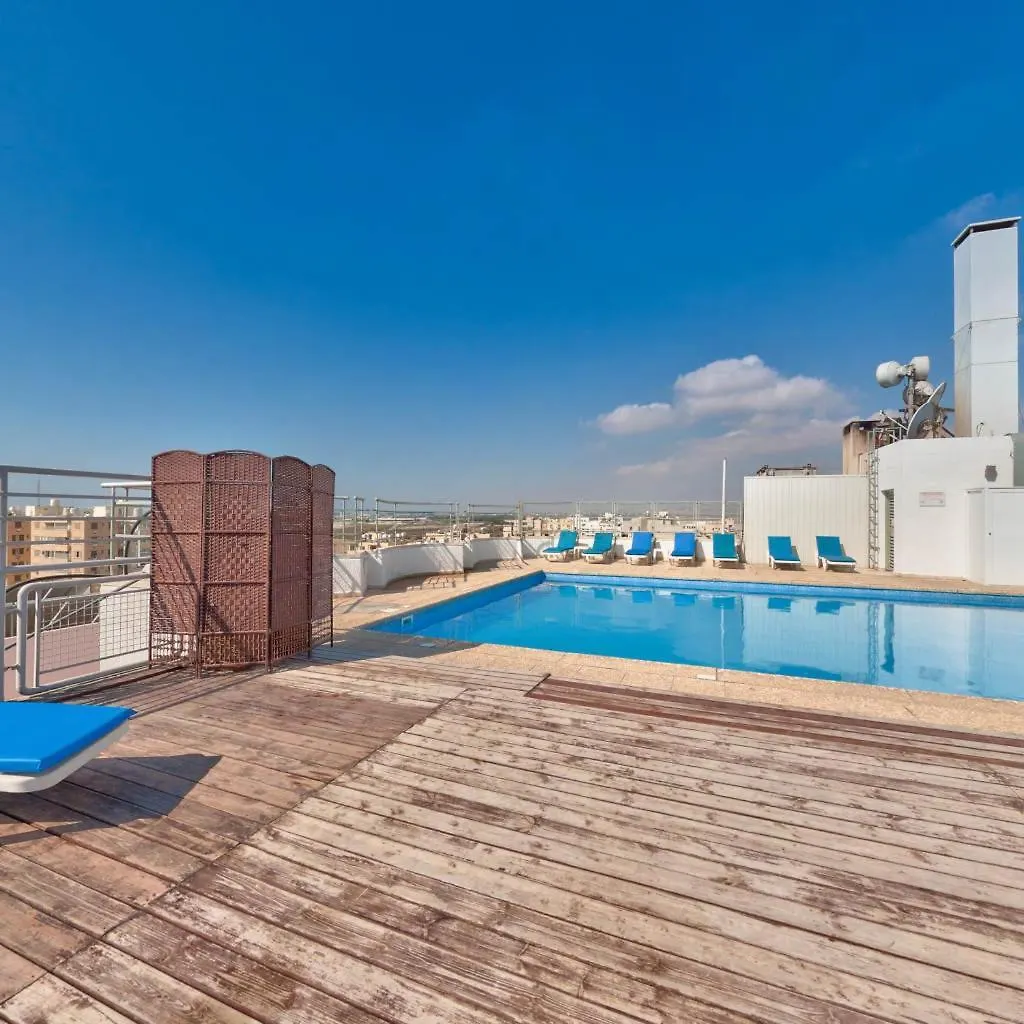 Mackenzie Beach Hotel لارنكا