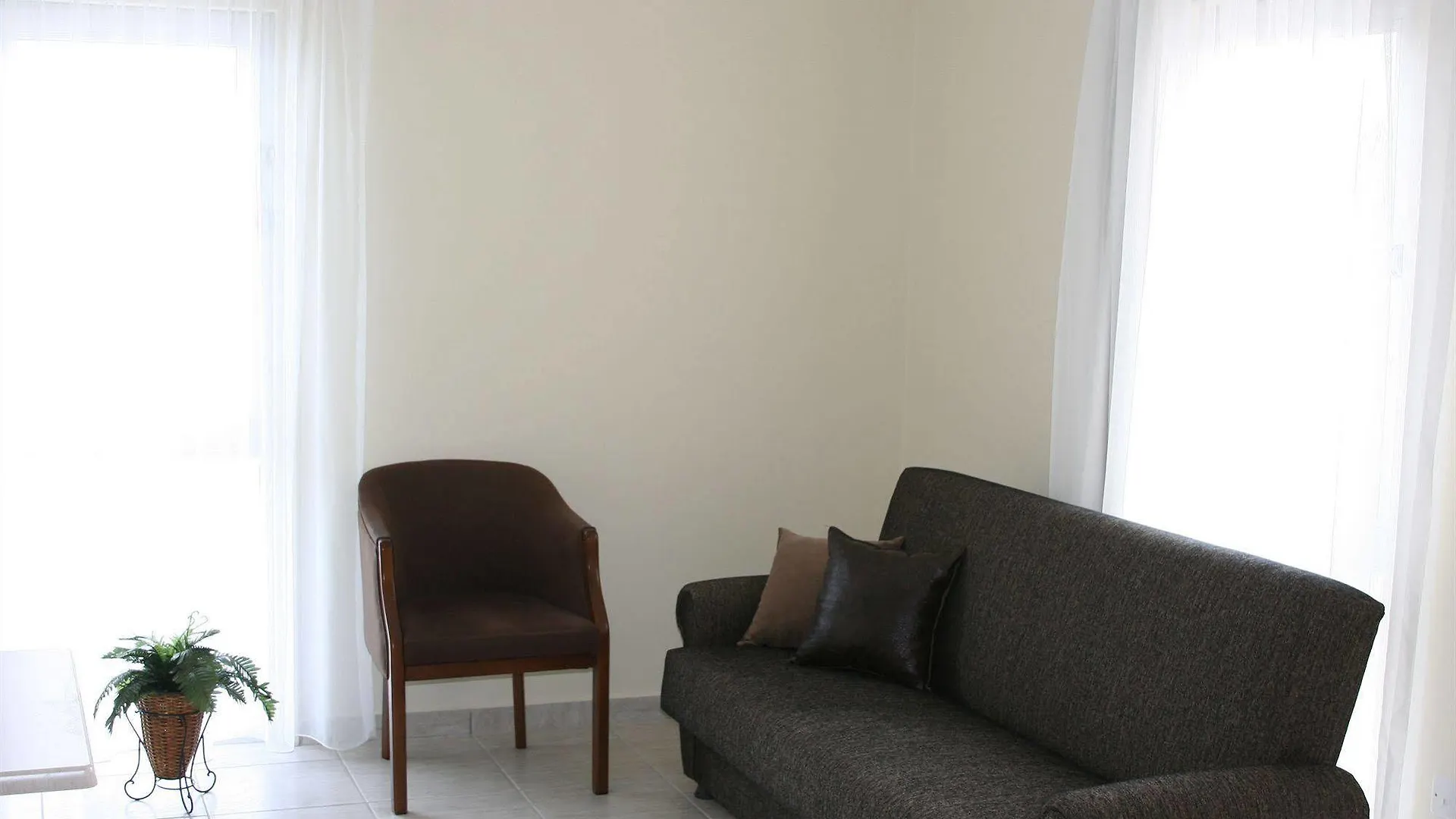 Mackenzie Beach Hotel لارنكا
