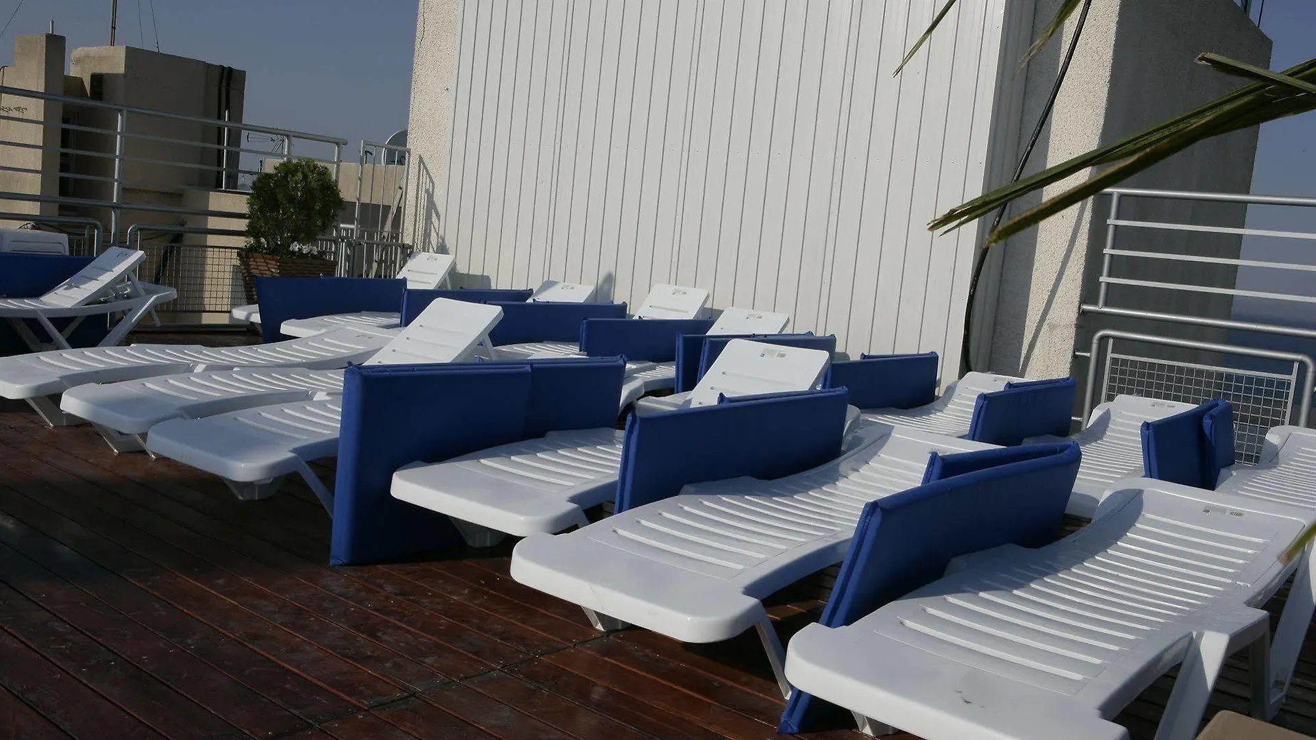 Mackenzie Beach Hotel لارنكا