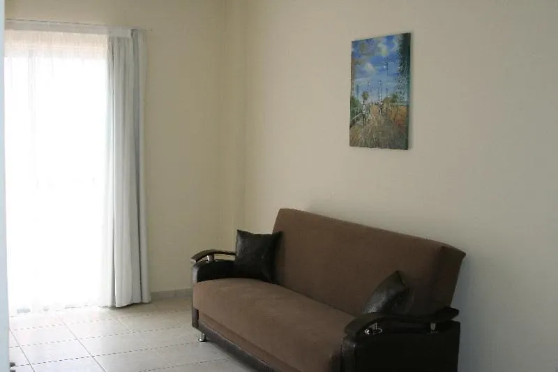 Mackenzie Beach Hotel لارنكا