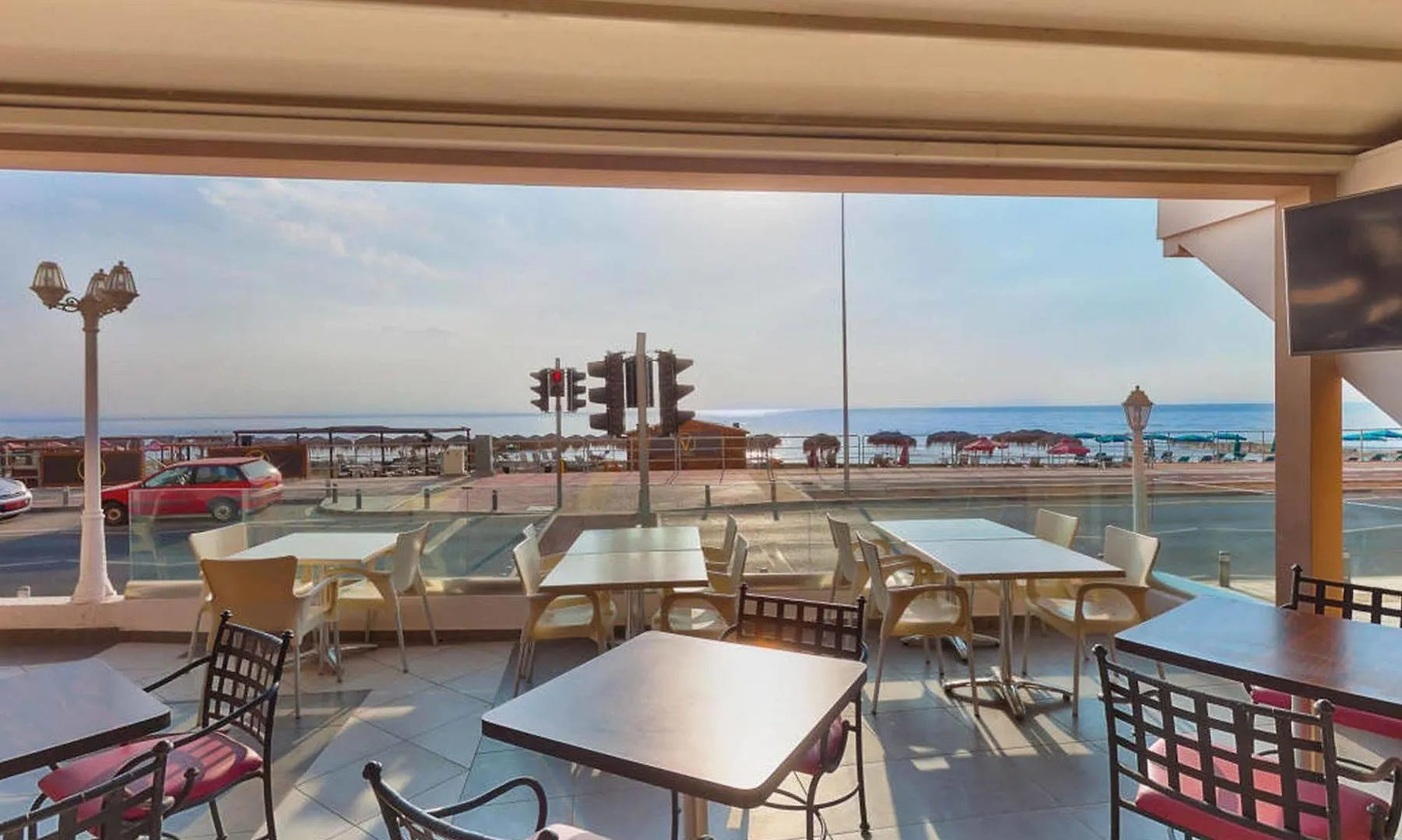 Mackenzie Beach Hotel لارنكا 2*,  قبرص