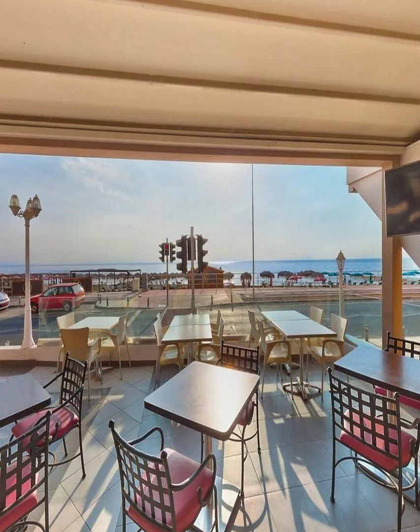 Mackenzie Beach Hotel لارنكا